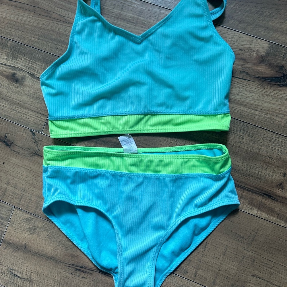 Girls two piece size 14